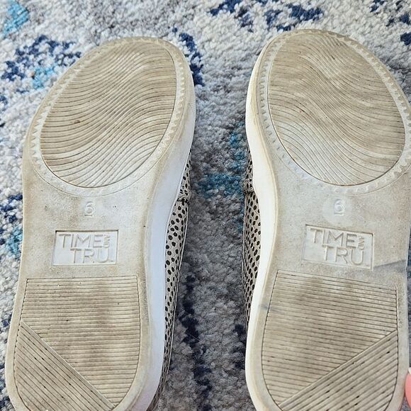 Womens TIME and TRU Animal Print Twin Gore Low Top Slip On Shoes / Size 6 - Picture 8 of 16